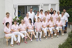 Gruppenfoto der Gemeinschaftspraxis Zahnärzte Diana und Johannes Gruber, Bechhofen